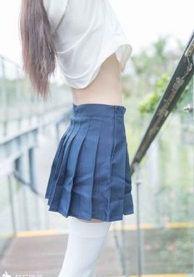 郑重其事的意思