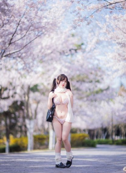莫妮卡爱我多深