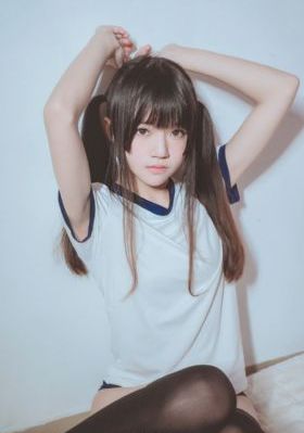 一边cao一边亲小sao货